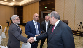 President Armen Sarkissian met with representatives of the Armenian community of Qatar